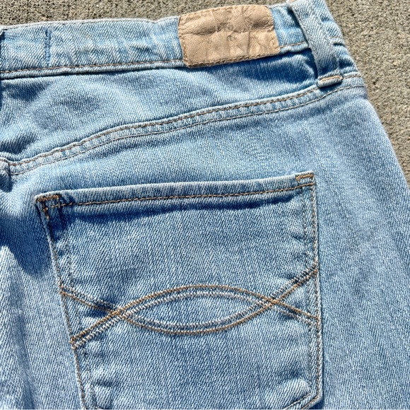 SOLD- Y2K flared Abercrombie & Fitch Madison light-wash jeans, size 4 long - Picture 4 of 9